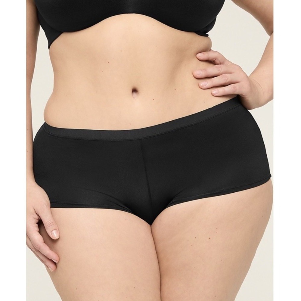 Cacique No-Show Boyshorts Black 26/28‎ Silky Feel NWT